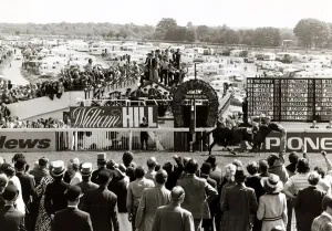 Epsom Derby 1977 were Lester Piggott riding Minstrel winning it from Hot Grove for his