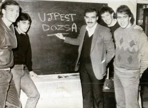 01150 Prints: EQI EUROPEAN CUP DRAW DECEMBER 1983 DRAWS ABERDEEN WITH UJPEST DOZSA PLAYERS