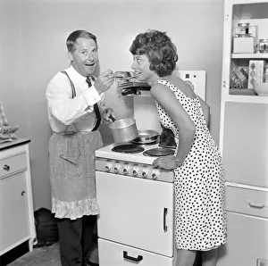 Eric Morecambe and Erine Wise TV comie double act. 1963 A973a-002