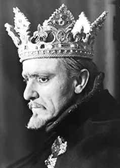 01429 Prints: Eric Porter in costume for Shakespeare play - January 1965