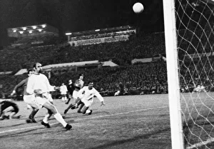 01096 Prints: European Cup Quarter Final Second Leg match at the Estadio Da Luz, Lisbon