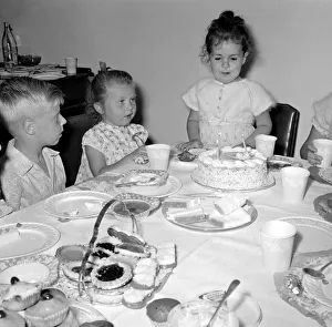 Eve Black celebrating her 4th Birthday Party with friends - Blowing out