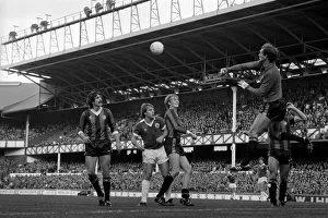 Everton 0 v Manchester City 1. Division 1 Football October 1981 MF04-11-009