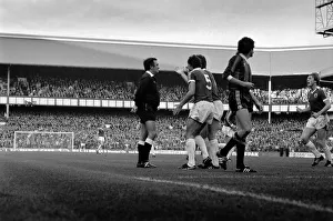 Everton 0 v Manchester City 1. Division 1 Football October 1981 MF04-11-060