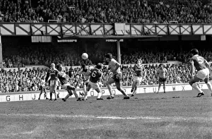 00220 Prints: Everton 2 v. Arsenal 1. April 1982 MF06-35-017 Local Caption Division 1 Football