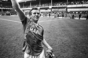 01046 Prints: Everton clinched the league title for the eighth time in their history with a 2-0 win