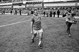 01046 Prints: Everton clinched the league title for the eighth time in their history with a 2-0 win