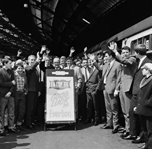 Rail Prints: Everton football team at Lime Street station as they leave for Wembley to take part in