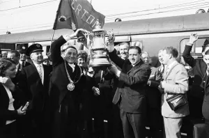 00350 Prints: Everton tmanager Harry Catterick with Lord Mayor of Liverpool