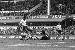 Everton v. Arsenal. March 1985 MF20-13-015 The final score was a two nil victory