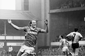 00234 Prints: Everton v. Arsenal. March 1985 MF20-13-040 The final score was a two nil victory