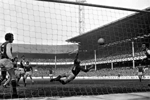 Everton v. Arsenal: WhittleIs long shot beats Wilson to put Everton back on Level terms