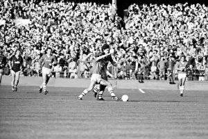 00235 Prints: Everton v. Aston Villa. October 1984 MF18-01-015 The final score was a two one