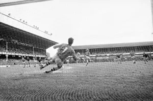 Penalty Prints: Everton v. Aston Villa. October 1984 MF18-01-043 The final score was a two one