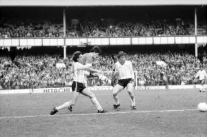 Everton v. Notts County. February 1984 MF14-01-037 The final score was a four one victory