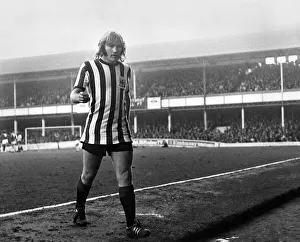 Everton v. Sheffield United. Tony Currie sent off by referee Tony Morrissey