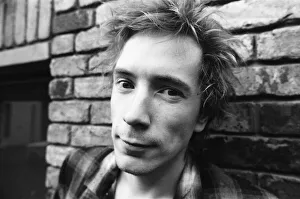 00513 Prints: Ex Sex Pistols lead singer Johnny Rotten seen here with Keith Levine
