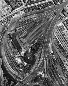 01453 Prints: Extensive damage among the buildings, rolling stock and installations at the Gereon