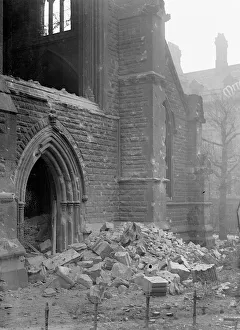 00465 Prints: Exterior view of St Martins church in Birmingham during the Second World War