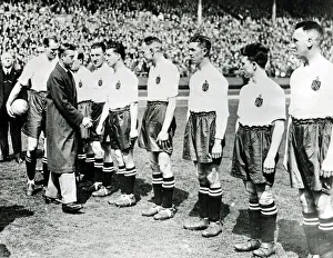 1929 Prints: FA Cup Final 1929 Bolton v Portsmouth Jimmy Seddon captain of winning 1929