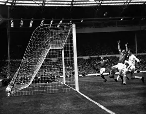 00571 Prints: FA Cup Final at Wembley Stadium 25th May 1963 Manchester United v Leicester City