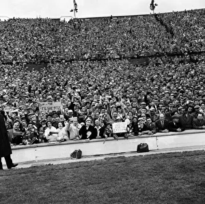01470 Prints: FA Cup Final at Wembley Stadium. Tottenham Hotspur 2 v Leicester City 0. Crowd scenes