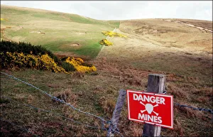 01523 Prints: Falkland Islands re-visited. Sign warning that mines lie ahead - 5th March 1999