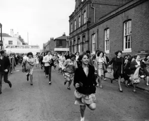 Beatlemania Prints: Fans of The Beatles, rush towards their car, outside thestudios of ABC TV in Birmingham