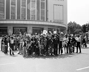 Fans of pop group Slade get ready for the invasion of Earls Court tonight where the group