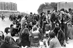 00086 Prints: Fans queueing at St. Jamess Park, Newcastle for tickets for a Rolling Stones concert