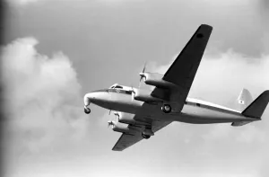 00010 Prints: Farnborough Airshow. Dh. Heron. September 1952 C4316a-003