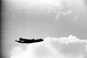 Farnborough Airshow. E. E. Canberra. September 1952 C4316a-029