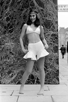 Fashion. Clothing. In London today Du Pont introduced the new multi-directional stretch