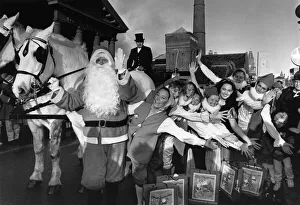 00518 Prints: Father Christmas accompanied by Snow White and the seven dwarfs, a pantomime horse