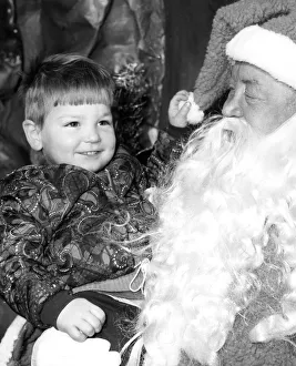 00521 Prints: Father Christmas (aka Tom Mathieson) with two year old Scott McLaughlin in a city
