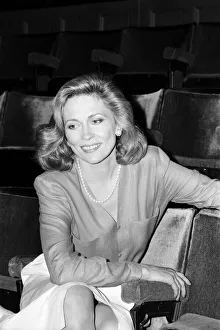 00814 Prints: Faye Dunaway is set to star in a play at Londons Wyndham Theatre. 17th July 1986