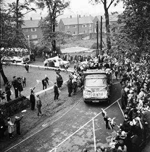 01164 Prints: Featherstone Rovers Rugby League Team victory parade after winning the Challenge Cup