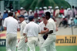 00022 Prints: February 1990 90-1082-117 International Test Match Cricket. West Indies vs England