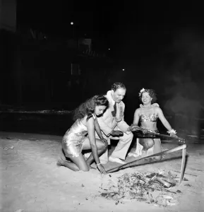 Felix Mendelssohn holds midnight beach party for Pulu Moe who has been with his band for