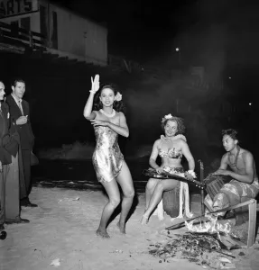 Felix Mendelssohn holds midnight beach party for Pulu Moe who has been with his band for