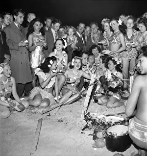 Felix Mendelssohn holds midnight beach party for Pulu Moe who has been with his band for