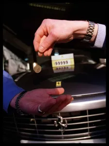 Ferrari 456 GT Car December 1999 one pound coin changes hands