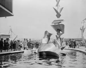 Festival of Britain 1951 Around the fountain South Bank 11 / 5 / 1951