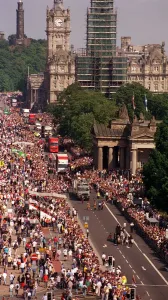 The Festival Parade marches down Princes Street August 1998