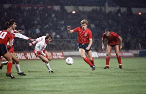 01054 Prints: FIFA 1986 World Cup Group 3 Qualifying match at Wembley. England 5 v Turkey 0