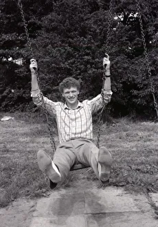 FILE PIC 1981 DAVID MOYES football Celtic player at swings