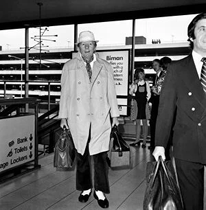 Images Dated 16th January 1975: Film actor Danny Kaye at Heathrow airport. January 1975 75-00294-001