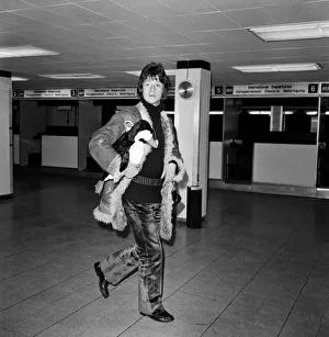 Film actor John Hunt left Heathrow Airport today to spend six weeks at Esperanza in