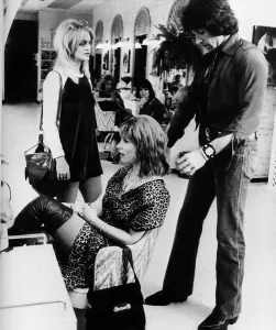Film Shampoo starring Goldie Hawn Warren Beatty 1975 and Lee Grant