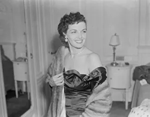 Film Star Jane Russell arrives in England October 1949 020234 / 2